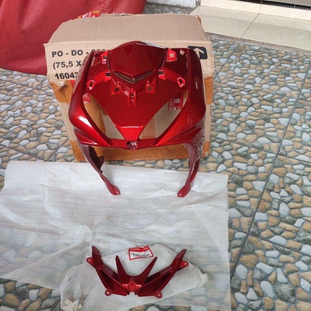 COVER FRONT TOP CN SC RED TAMENG KAP BODY DEPAN REVO AT MATIC REVO DX REVO ABSOLUTE 110 64500-KWW-A7