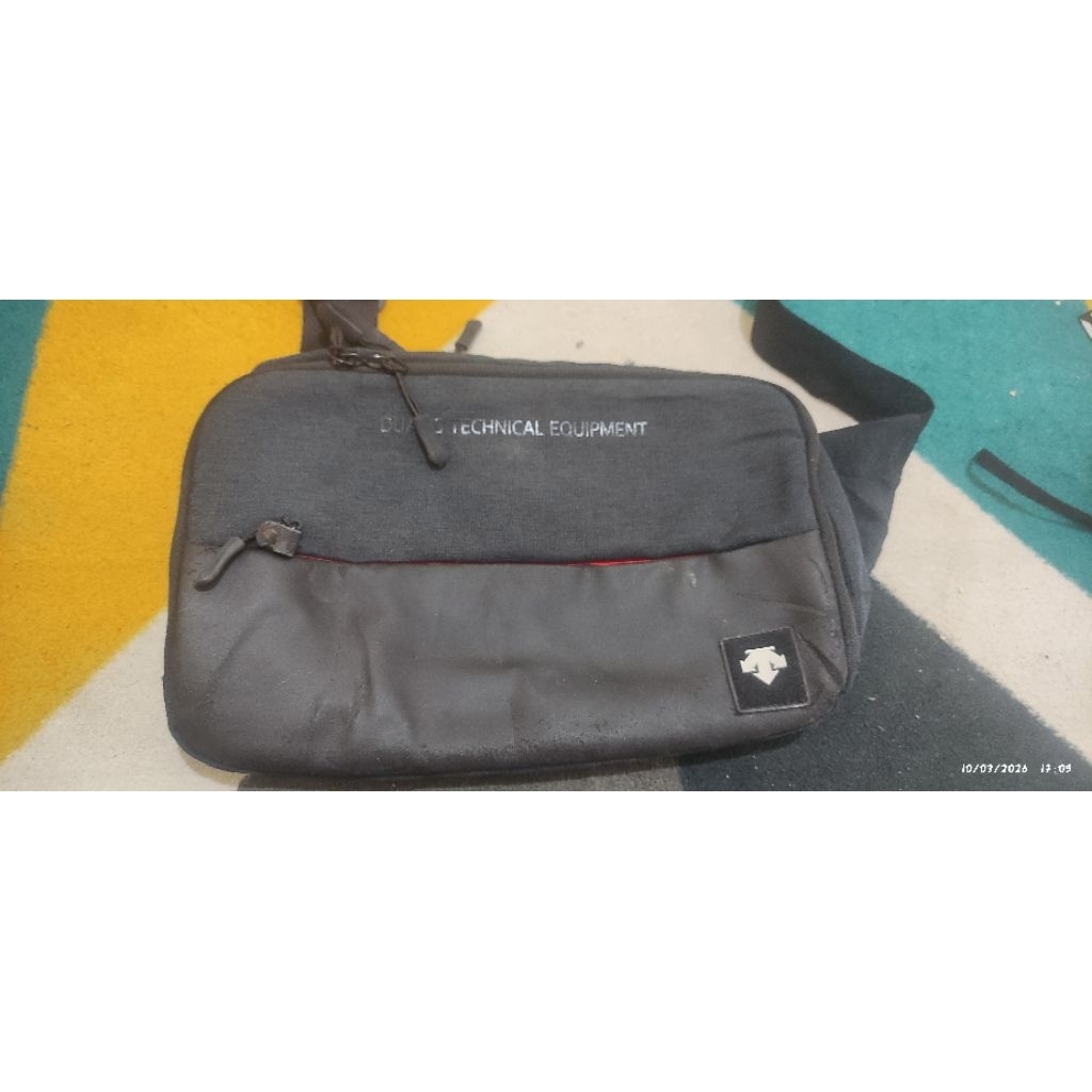 tas selempang second Descente