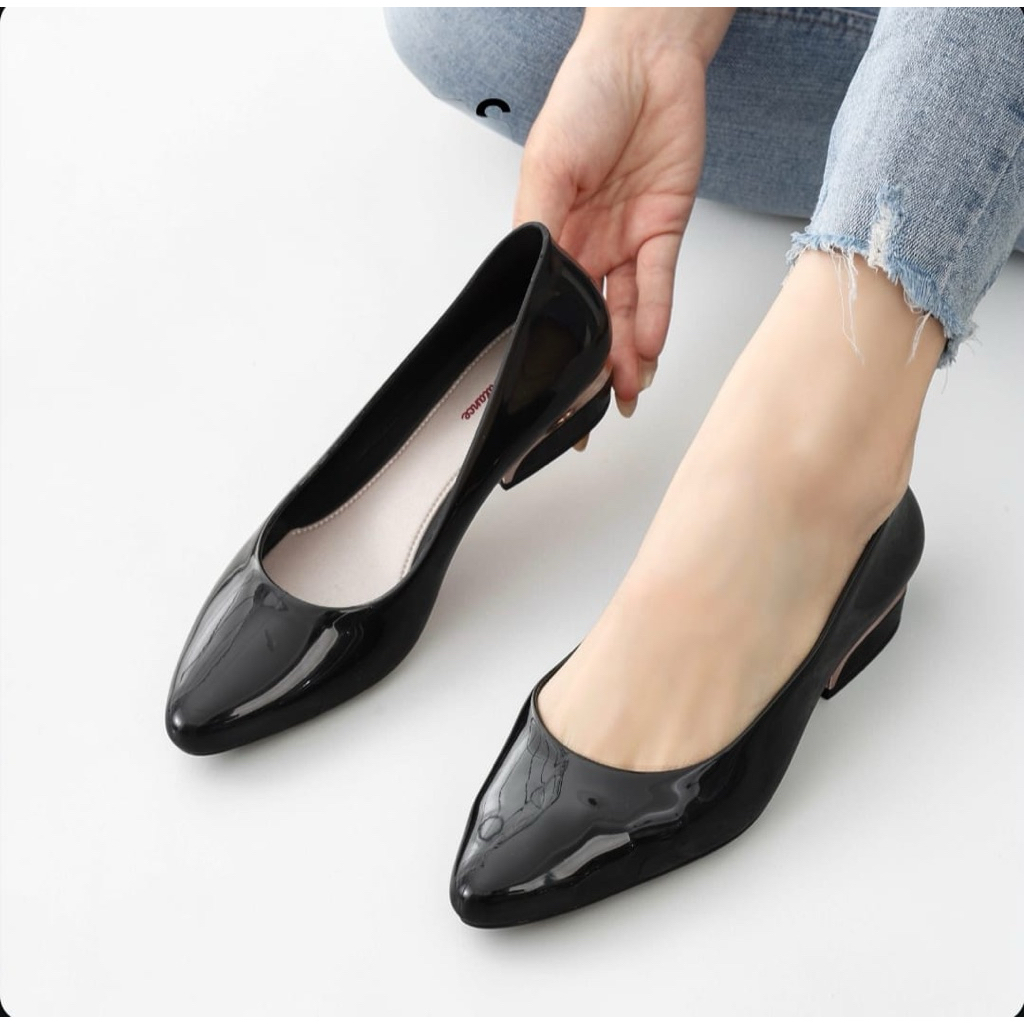 Flat Shoes Wanita Hitam Ujung Lancip Jelly Transparan Sepatu Kerja Kantor Wanita Elegan Casual Fashi