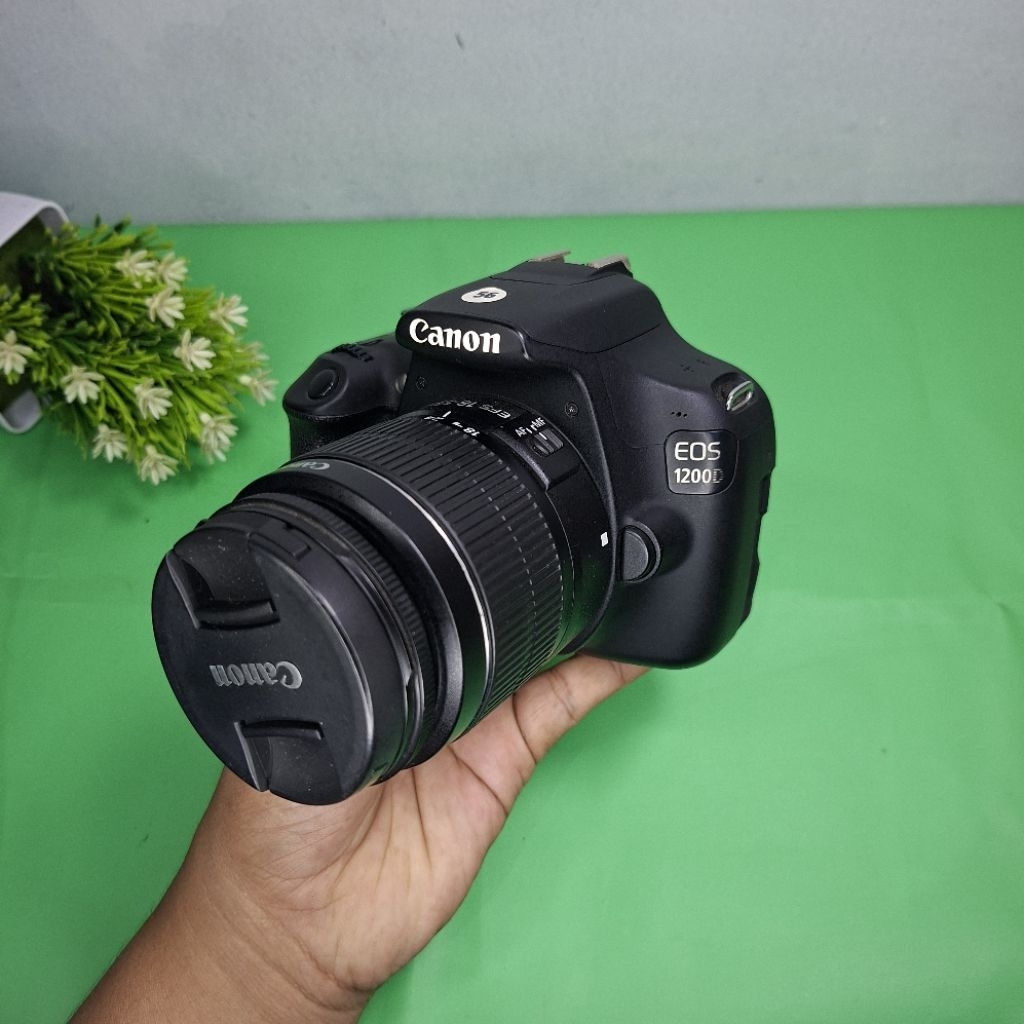 Kamera Canon 1200d lensa kit termurah.