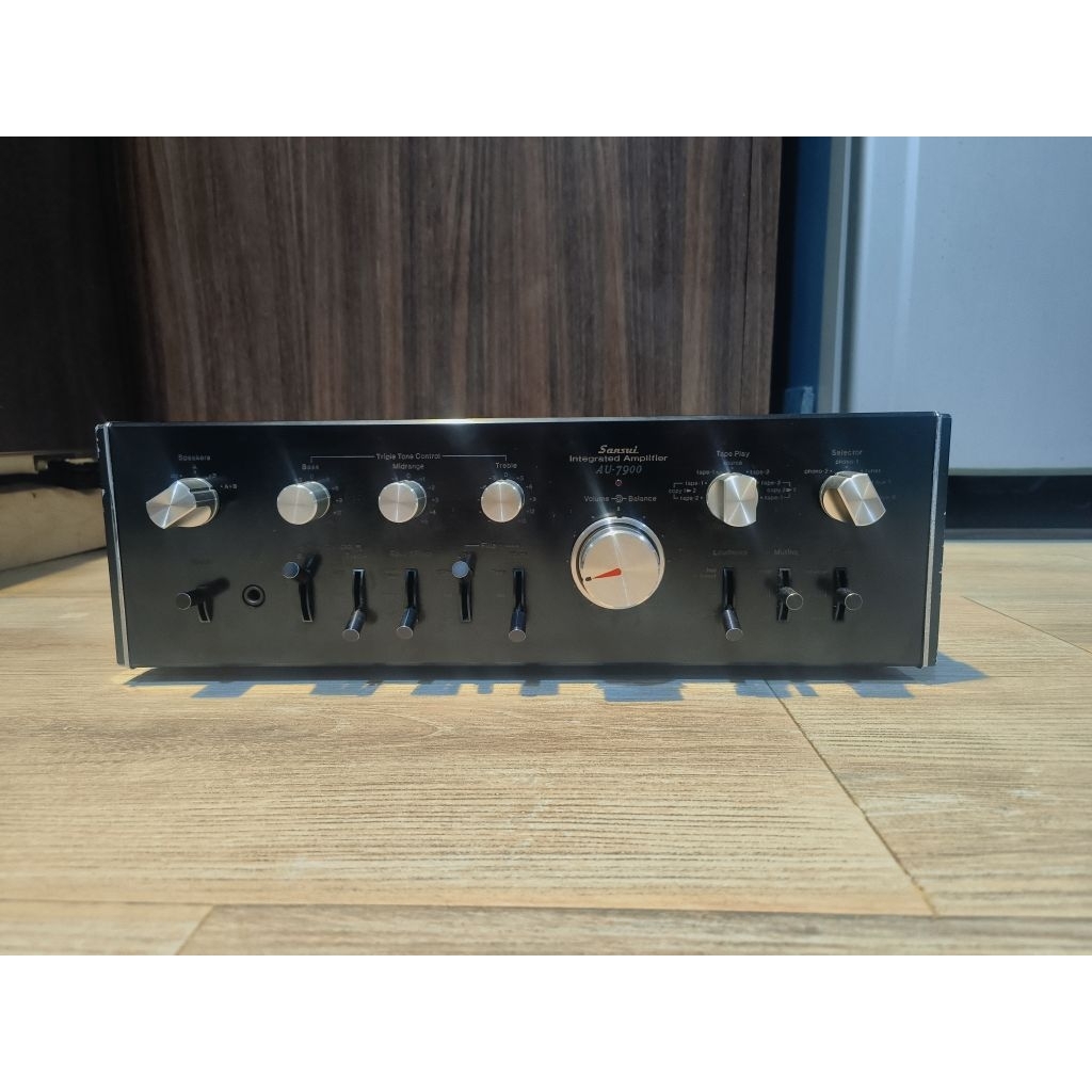 Amplifier Legendaris Sansui Au-7900 (keluaran tahun 1975-1977)