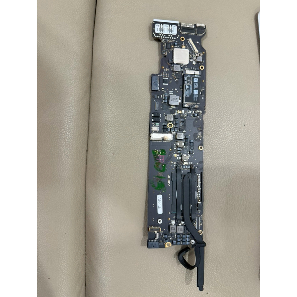 motherboard logic board macbook air 2015-2017 i5
