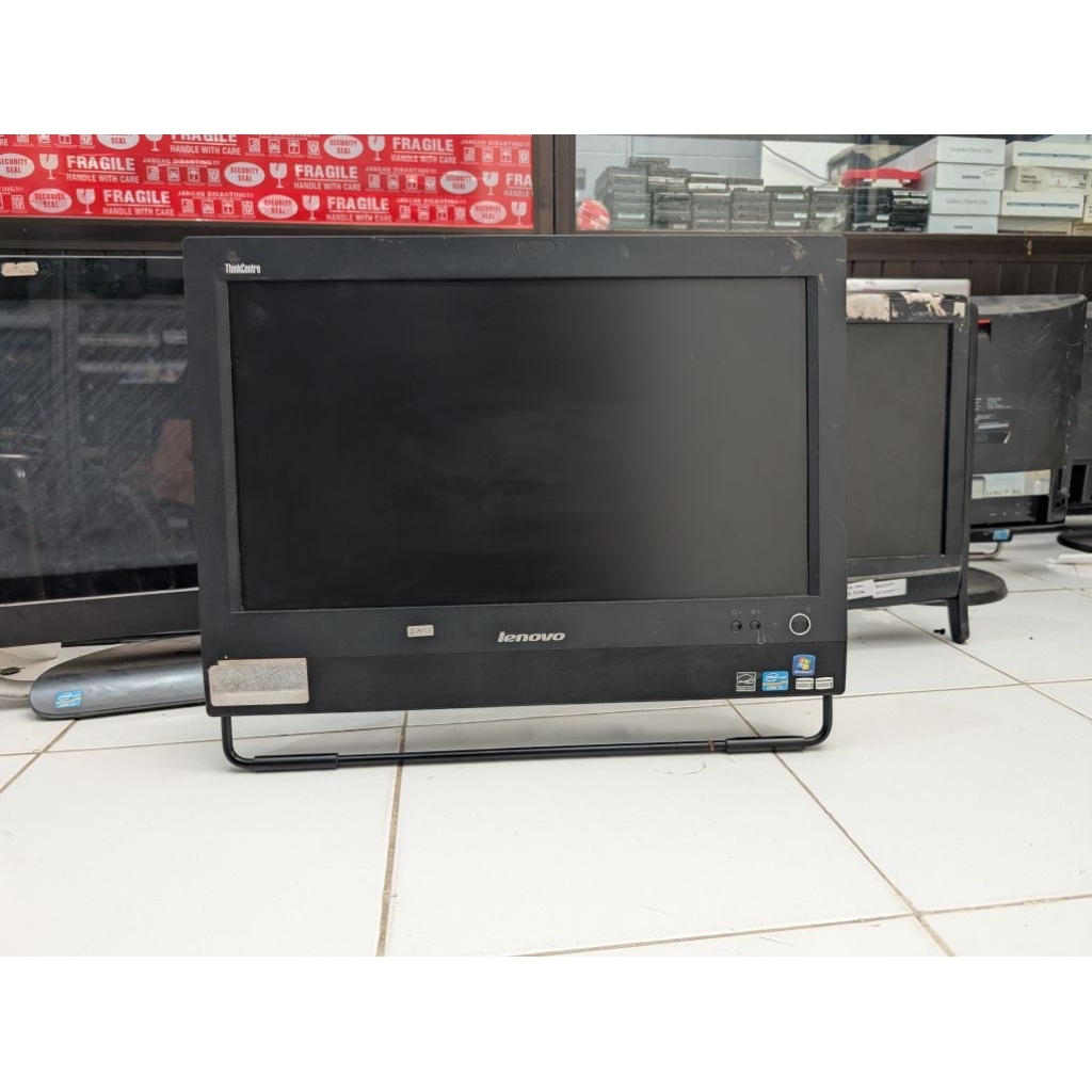 AIO LENOVO THINKCENTRE M72Z, MESIN NYALA, KONDISI LAYAR NORMAL / PECAH RUSAK, KOSONGAN, GEN2/3