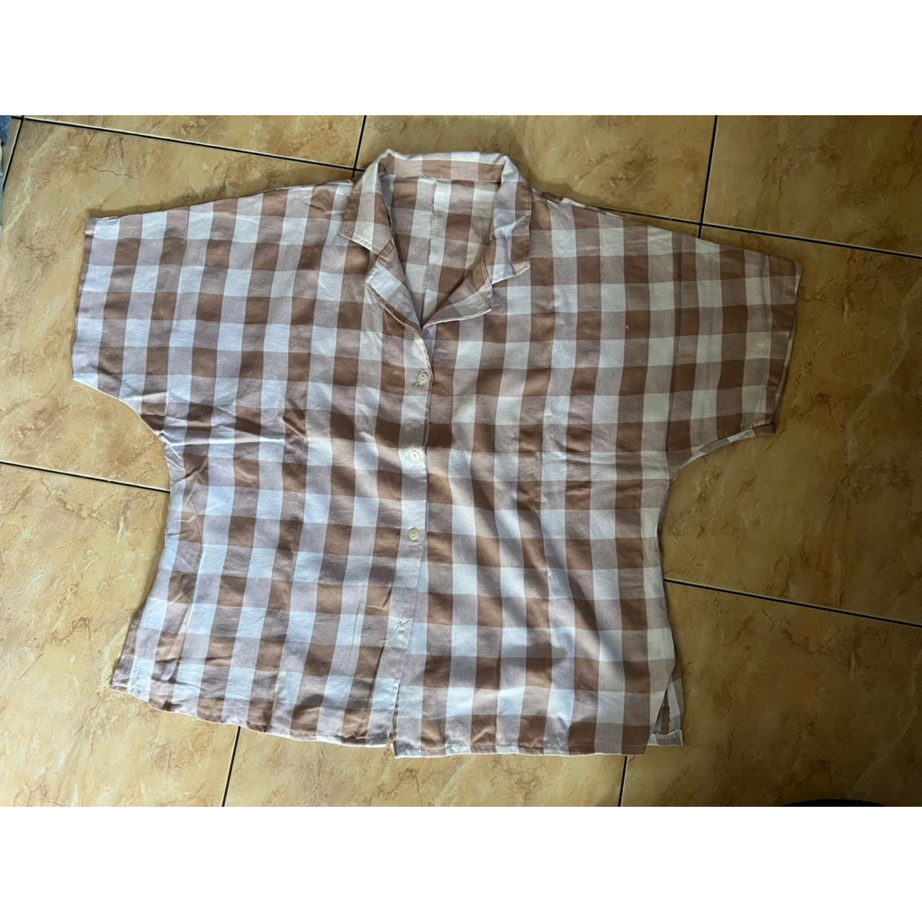 Kemeja Pendek Kotak Cream Putih Preloved (PL) Atasan Pendek Wanita
