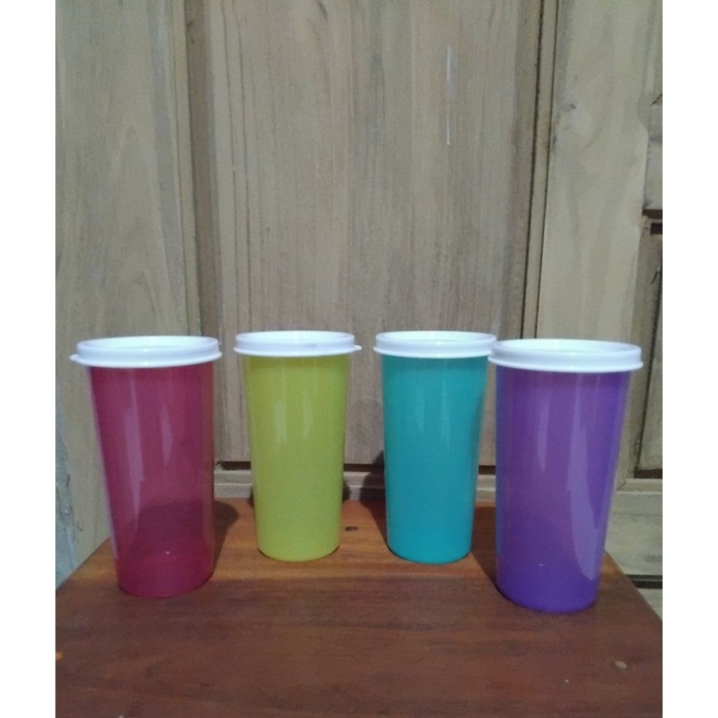 Medium Tumbler Tupperware