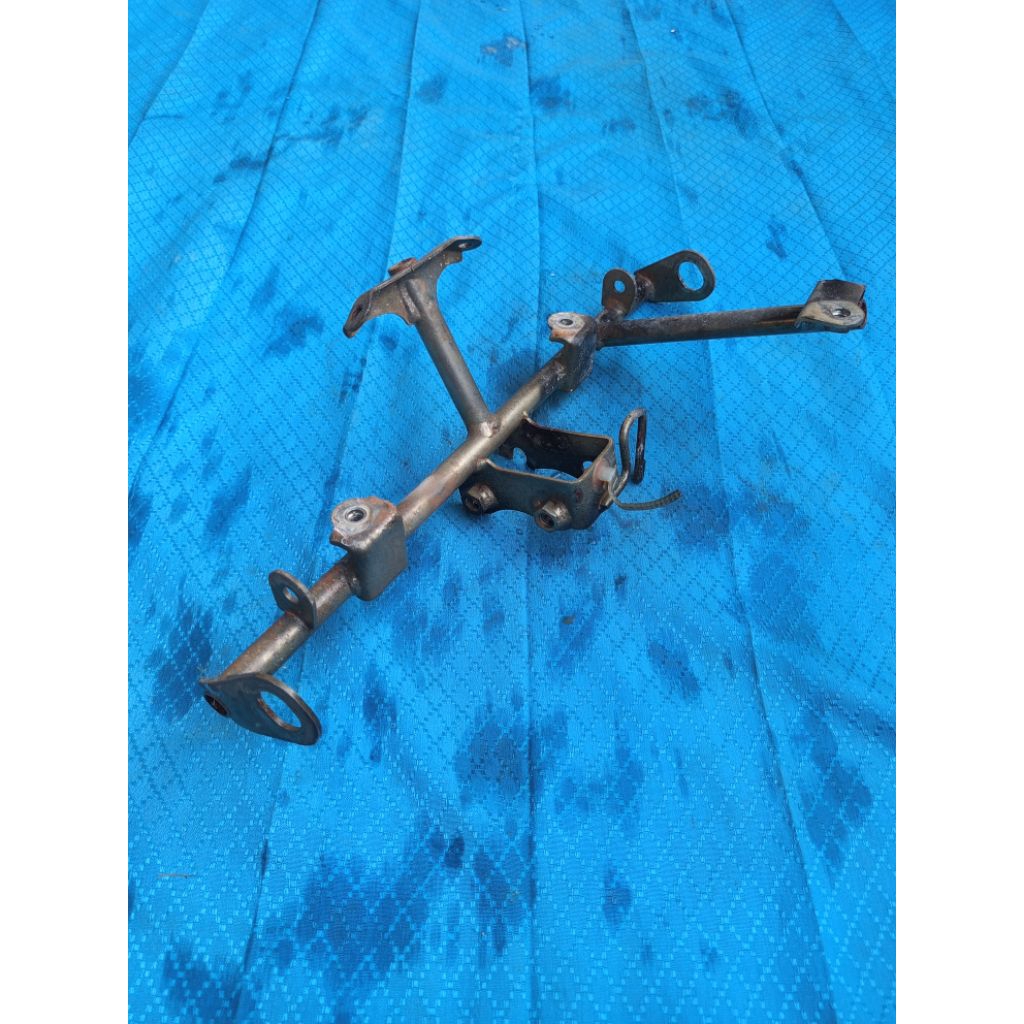 breket tameng depan Honda Supra x 125 helm in Original copotan