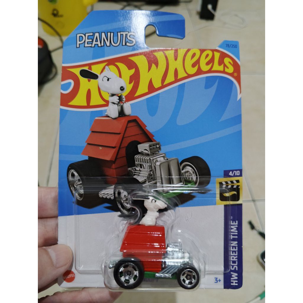 hotwheels snoopy Peanuts.