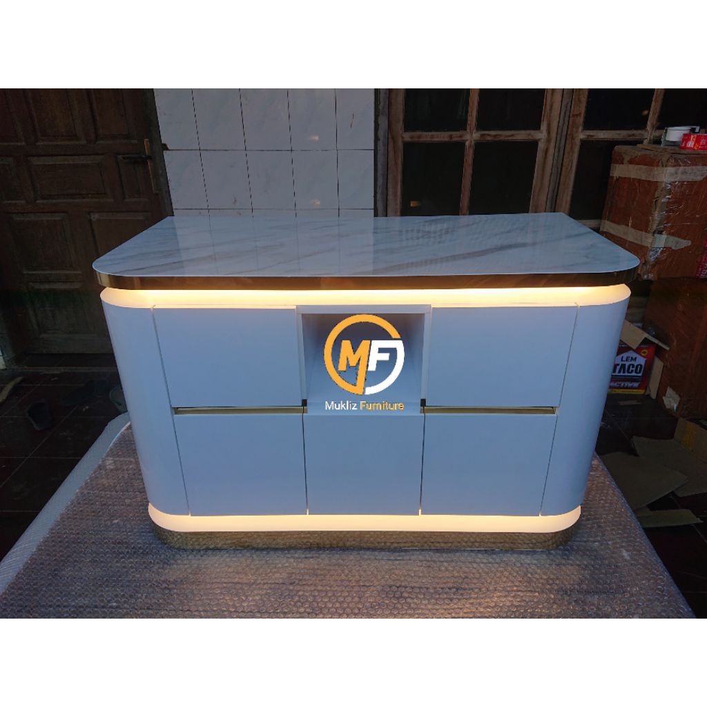 Meja tv modern sisi oval + lampu