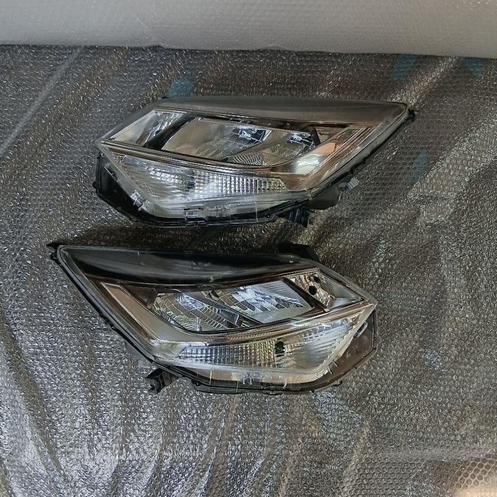 headlamp lampu depan daihatsu sigra original