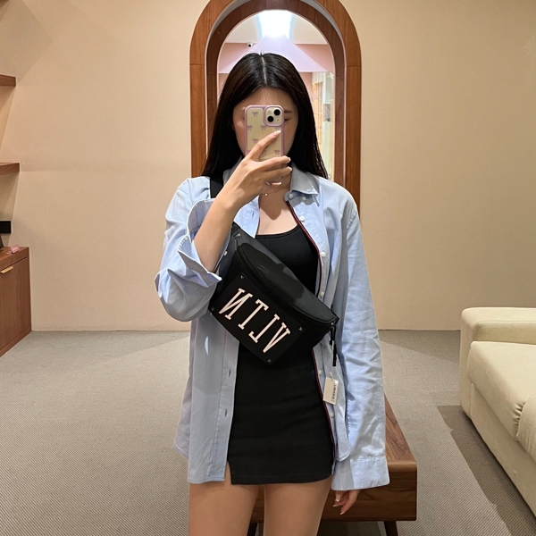 Tas VLTN TEXT WHITE BLACK WAIST BAG 100% ORIGINAL