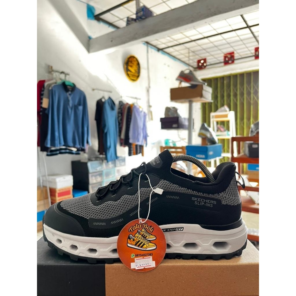 skechers slip in Black Grey