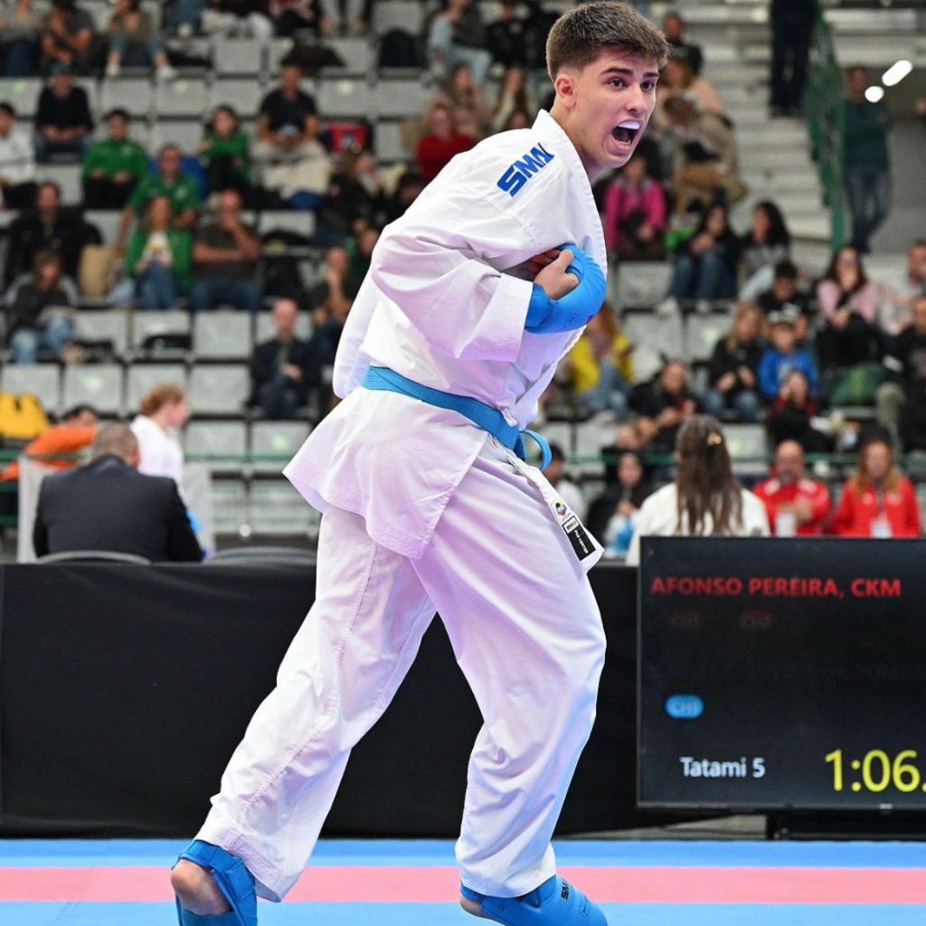 KARATE Kumite-Gi Pro Fighter SMAI - WKF Approved Merah & Biru ( 2in1)