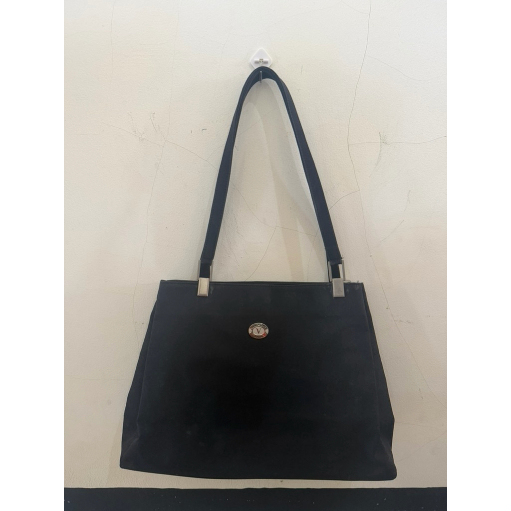 Prelovedtas Valentino Louis