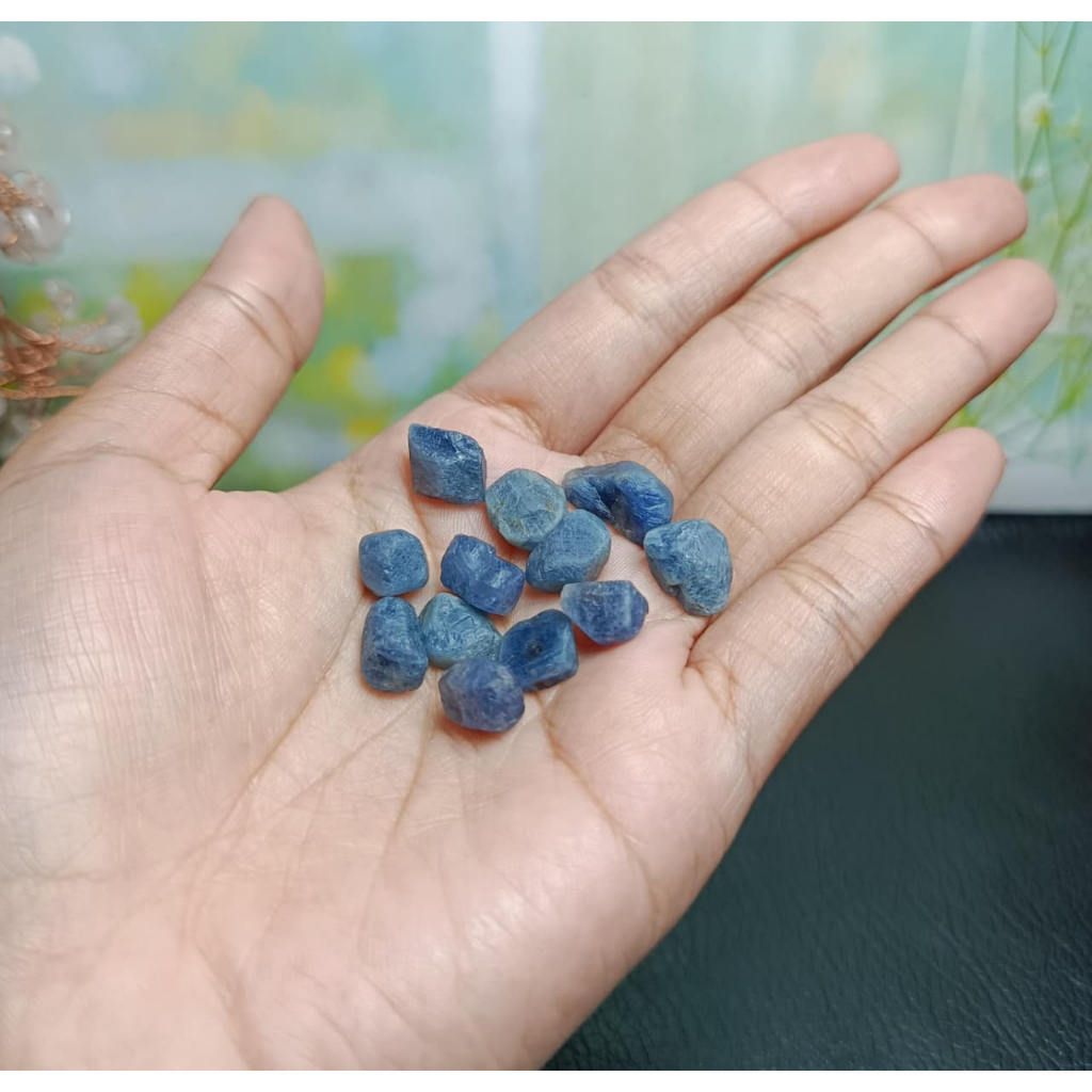 Natural Blue Sapphire rough (12)