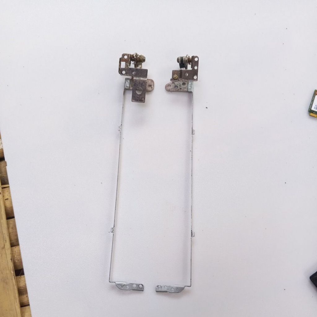 Engsel Laptop Acer Aspire V5-471