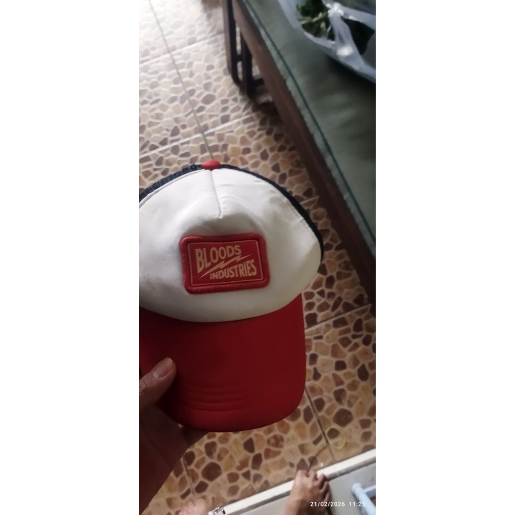 TOPI BLOODS KEKINIAN