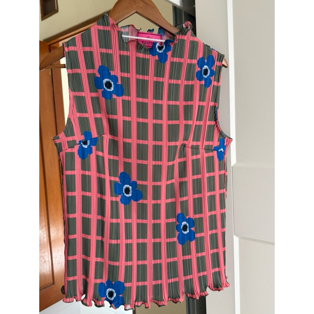 [ SOLD ] Pleatssi in pink stripes