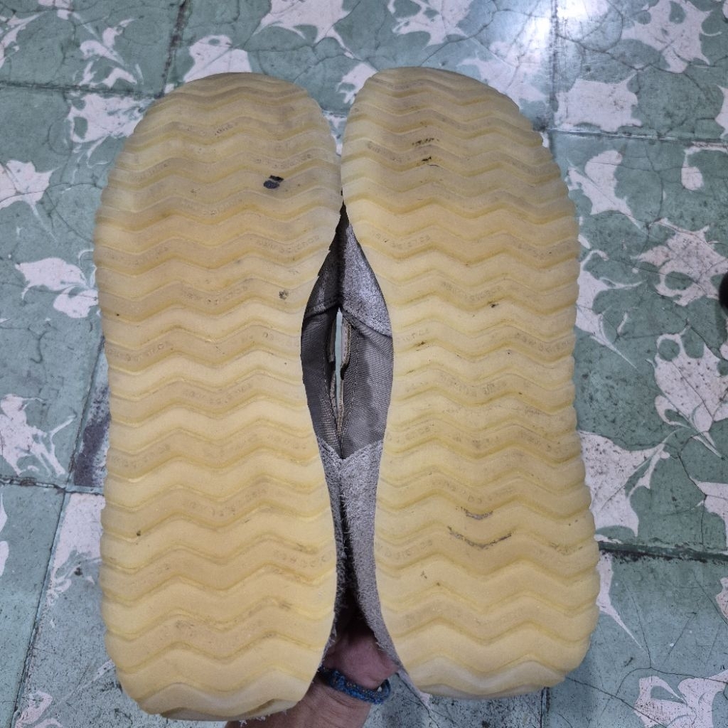 Sepatu NB Pria(42)