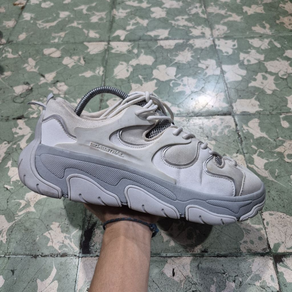 Sepatu Zara Sneakers Pria(42)