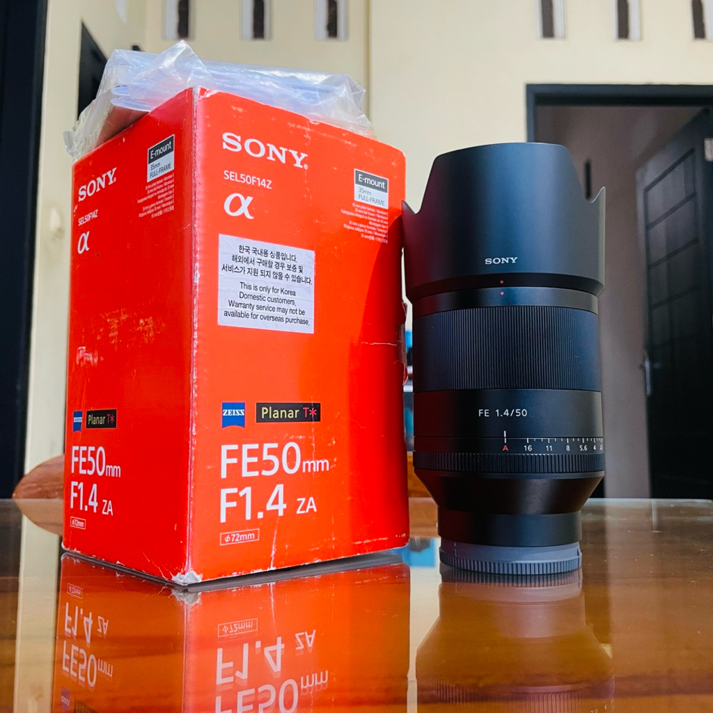 SONY FE ZEISS 50MM F1.4 FULL FRAME LENS