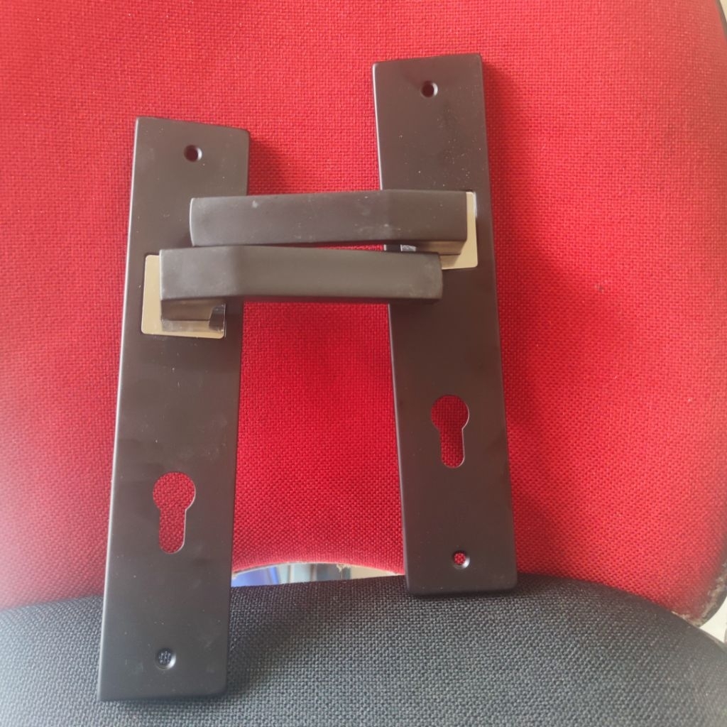 Kunci pintu rumah besar  minimalis/handle pintu rumah besar minimalis
