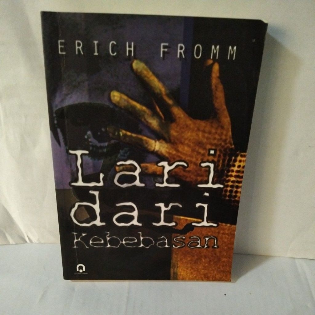 Buku LARI DARI KEBEBASAN