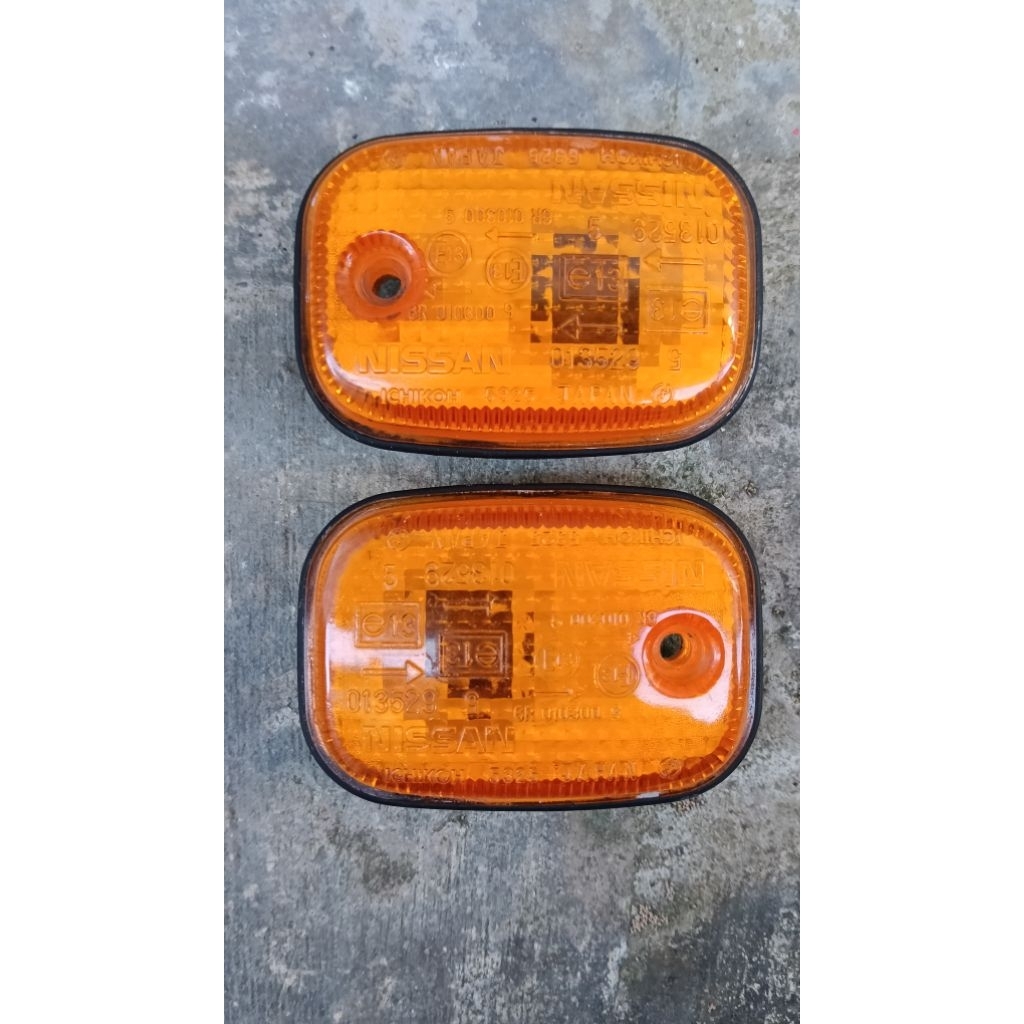 Lampu Sein Fender Nissan Terrano