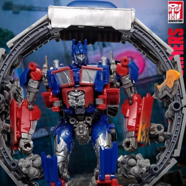 TRANSFORMERS Studio Series 44 Optimus Prime