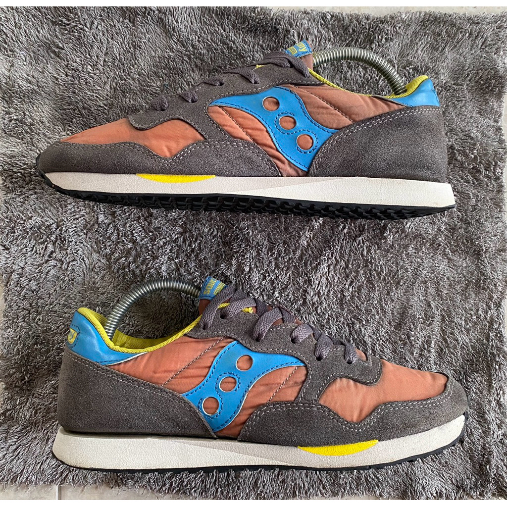 Sepatu Saucony DXN trainer