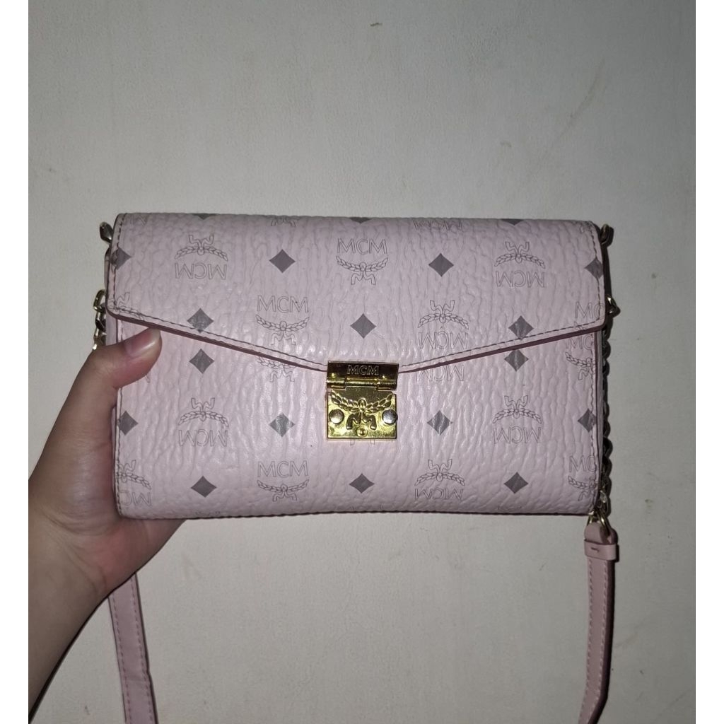 mcm sling bag rantai pink