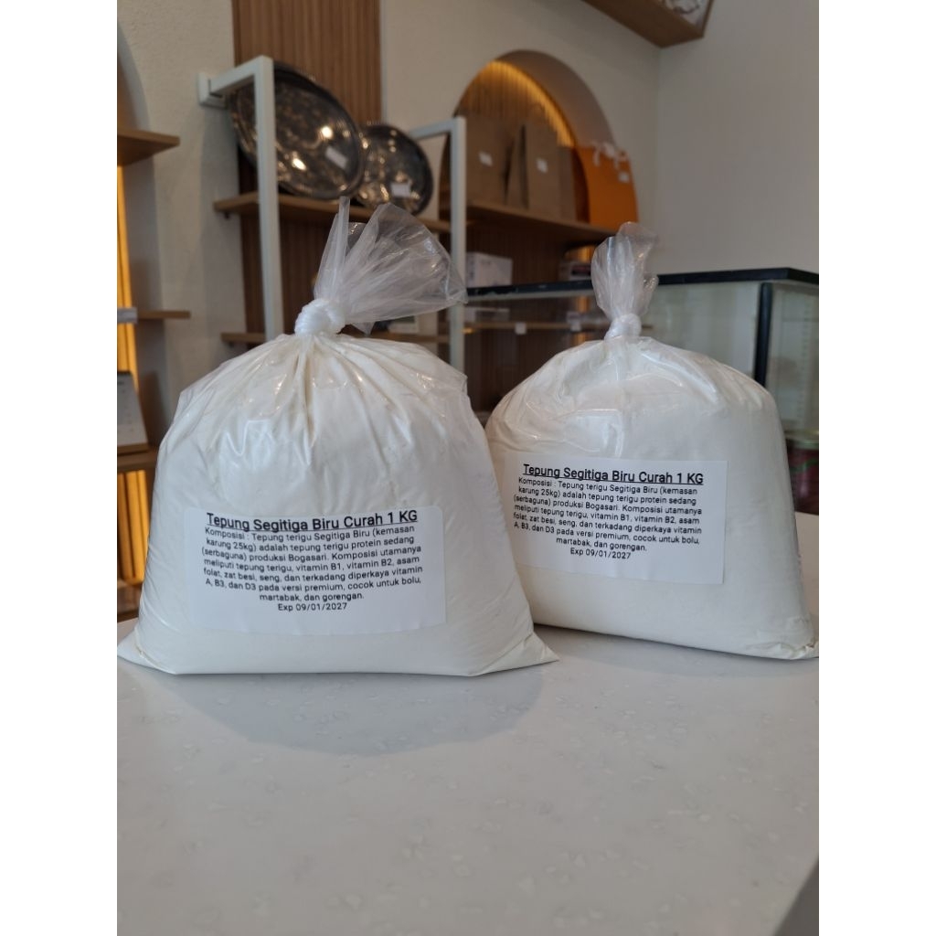 TERIGU SEGITIGA BIRU 1 KG / TEPUNG SEGITIGA BIRU 1 KG / TEPUNG CURAH SEGITIGA BIRU