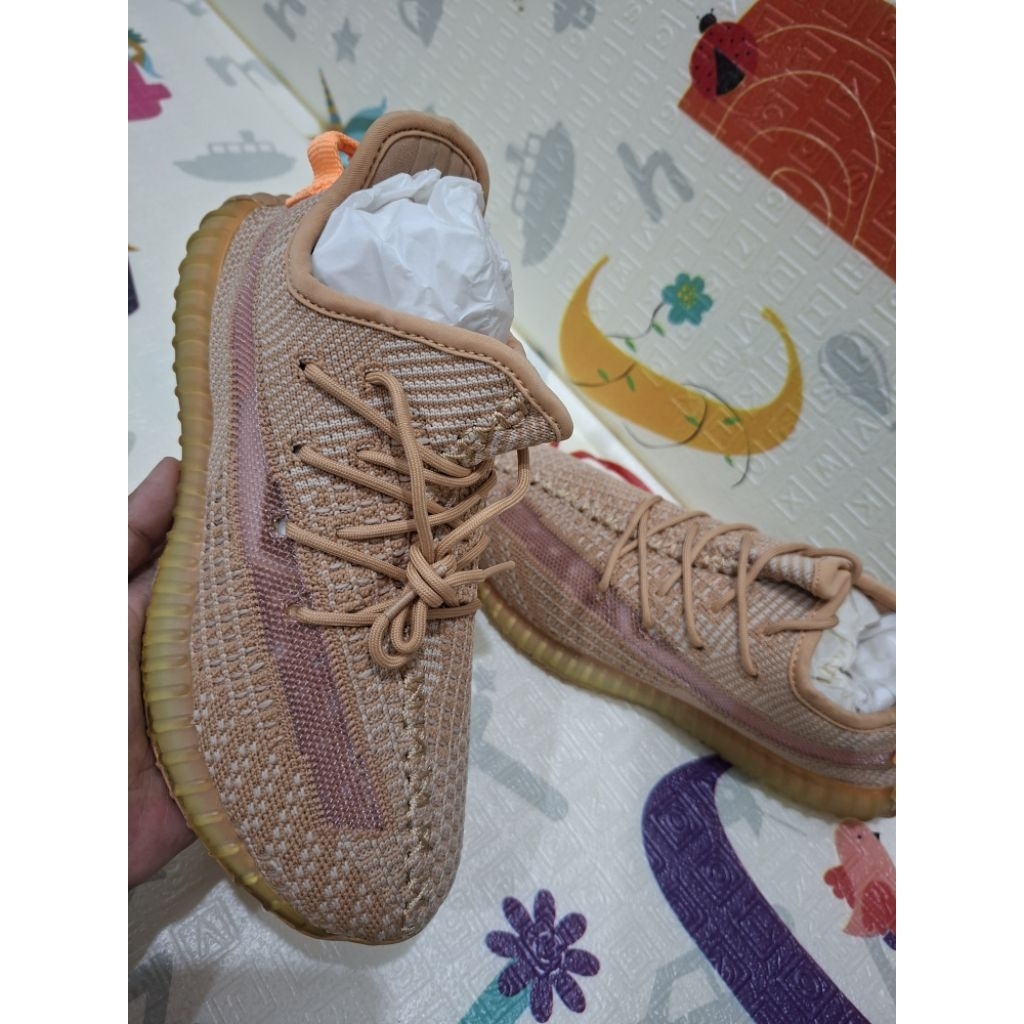 Sepatu Preloved Adidas Yeezy Boost 350 Size 35