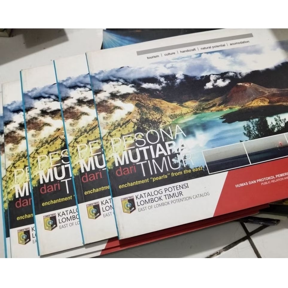 Buku Travel dan Wisata Pesona Mutiara Dari Timur  Oleh Dewanto