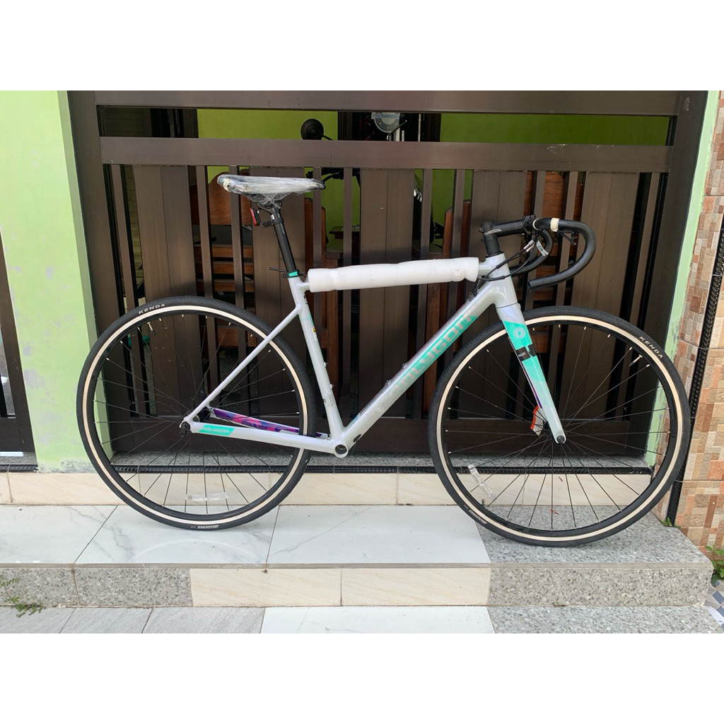 Frameset Polygon Strattos s5 plis wheelset
