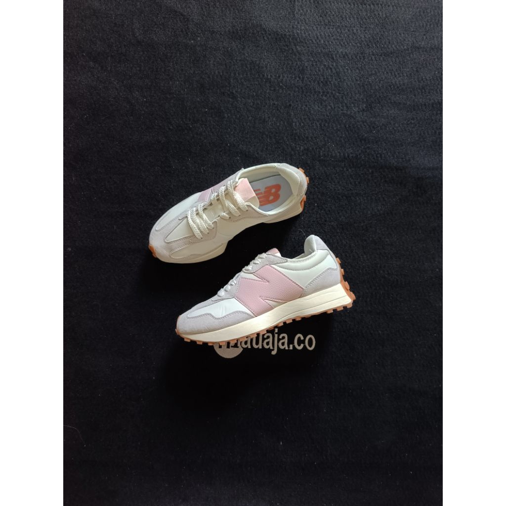 New Balance 327 Moonbeam Sky Pink