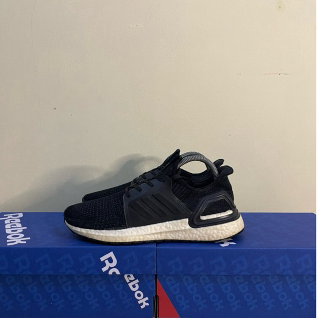 40 - Sepatu Lari Running Jogging Adidas Bekas Second Adidas Ultraboost 19 Core Black Bekas Second