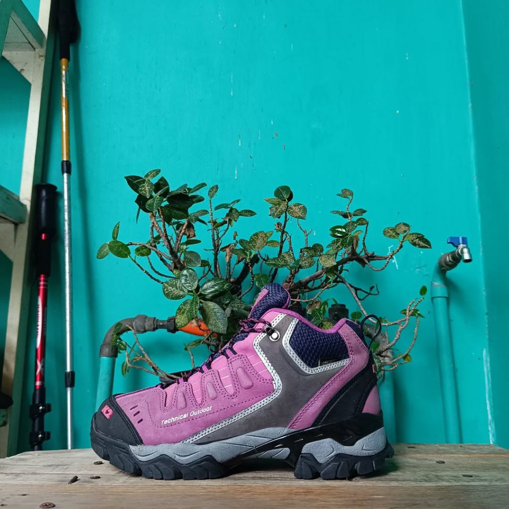 sepatu gunung hiking treking outdoor k2 size 39,5