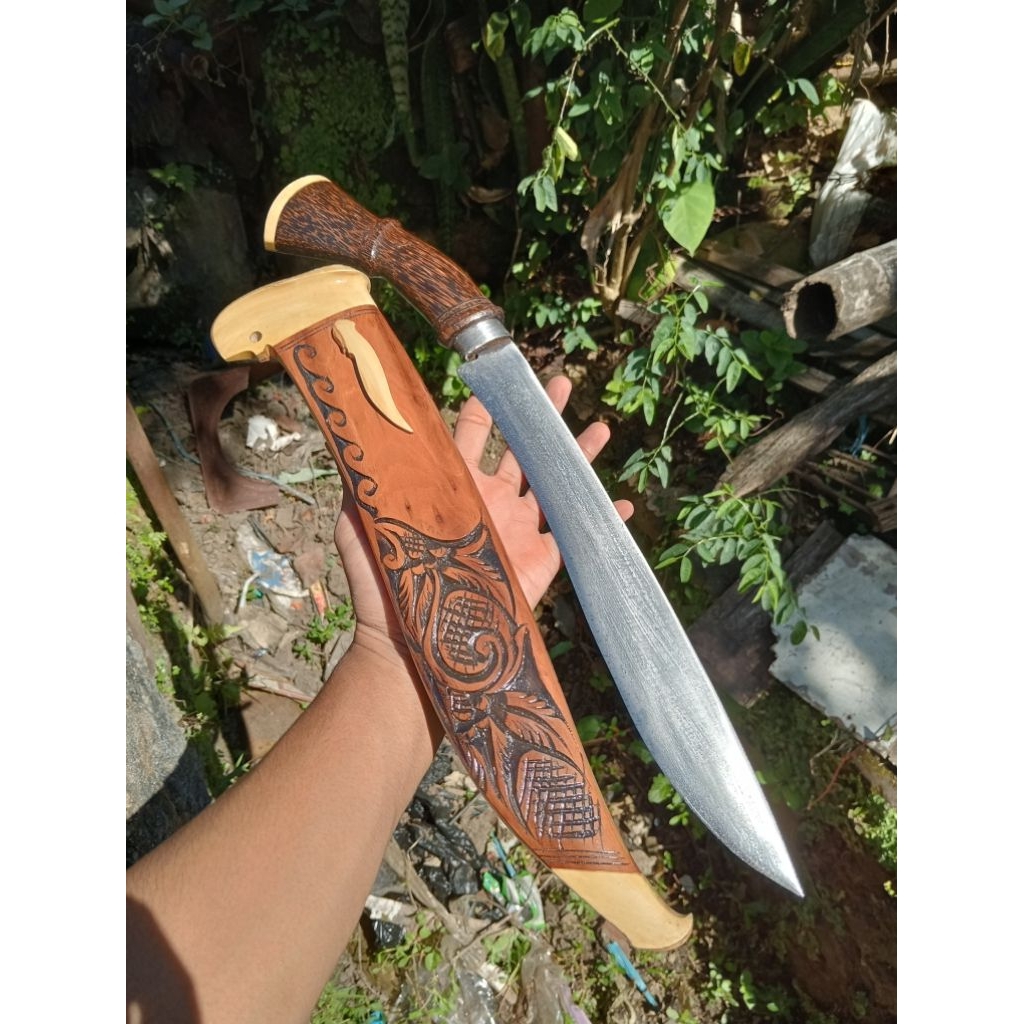 PERKAKAS MULTIFUNGSI ASLI BAJA PER BERMOTIF KUKRI/ PISAU TAJAM/ PISAU TEBAS/ PISAU SEMBELIH/ PISAU T