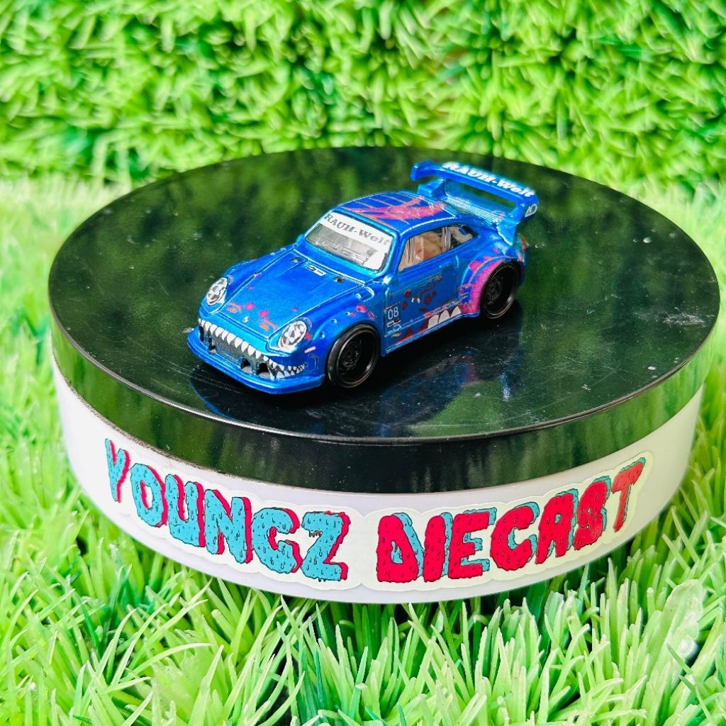 Custom Porsche RWB Rexy Candy Blue