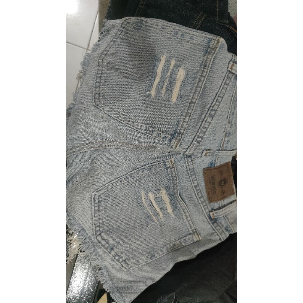 celana jeans ripped preloved