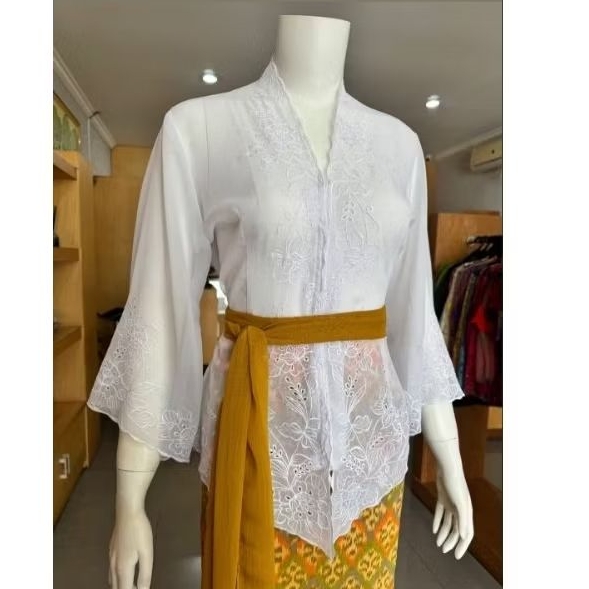 kebaya bordir manual lengan lonceng putih