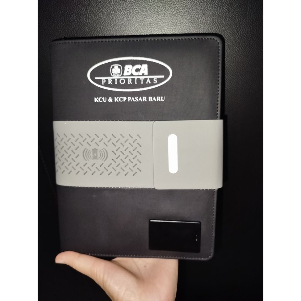 souvenir BCA Prioritas agenda BCA Prioritas notebook powerbank bank BCA Prioritas agenda exclusive b