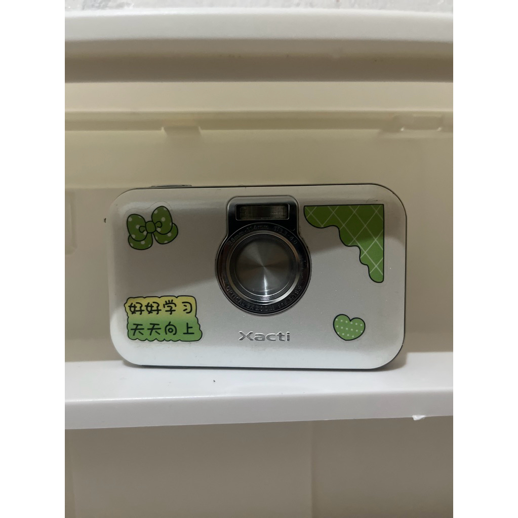 DIGICAM SANYO XACTI E6 (RARE)