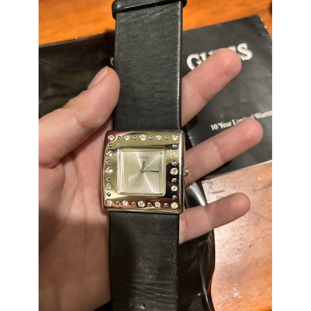 Jam Tangan GUESS ORI Wanita Leather Strap