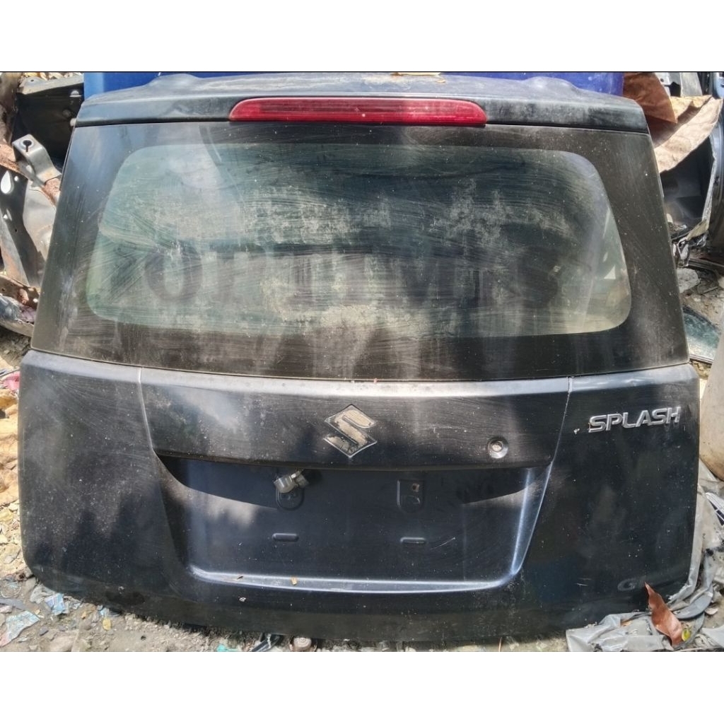 pintu belakang suzuki splash