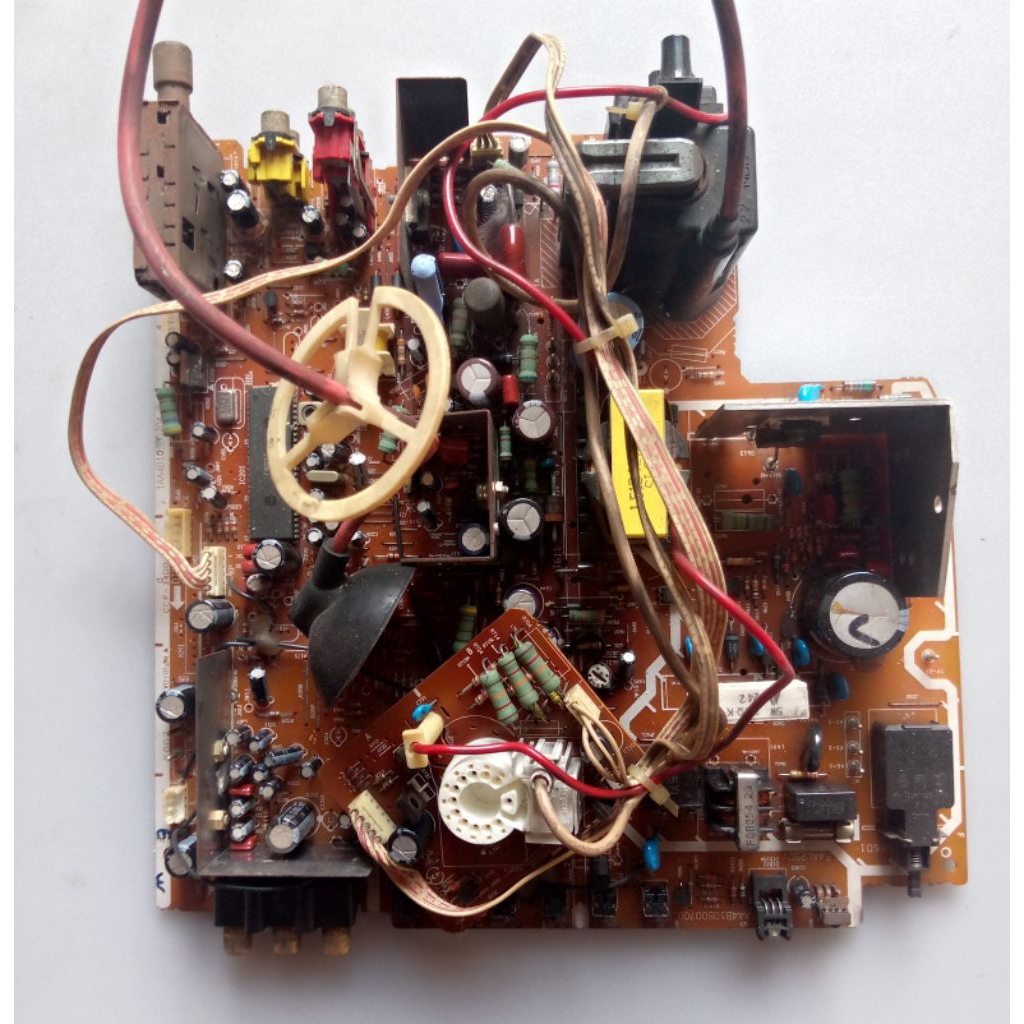 mesin tv Sanyo tabung 21inch,komponen lengkap,cabutan blm test/gambling