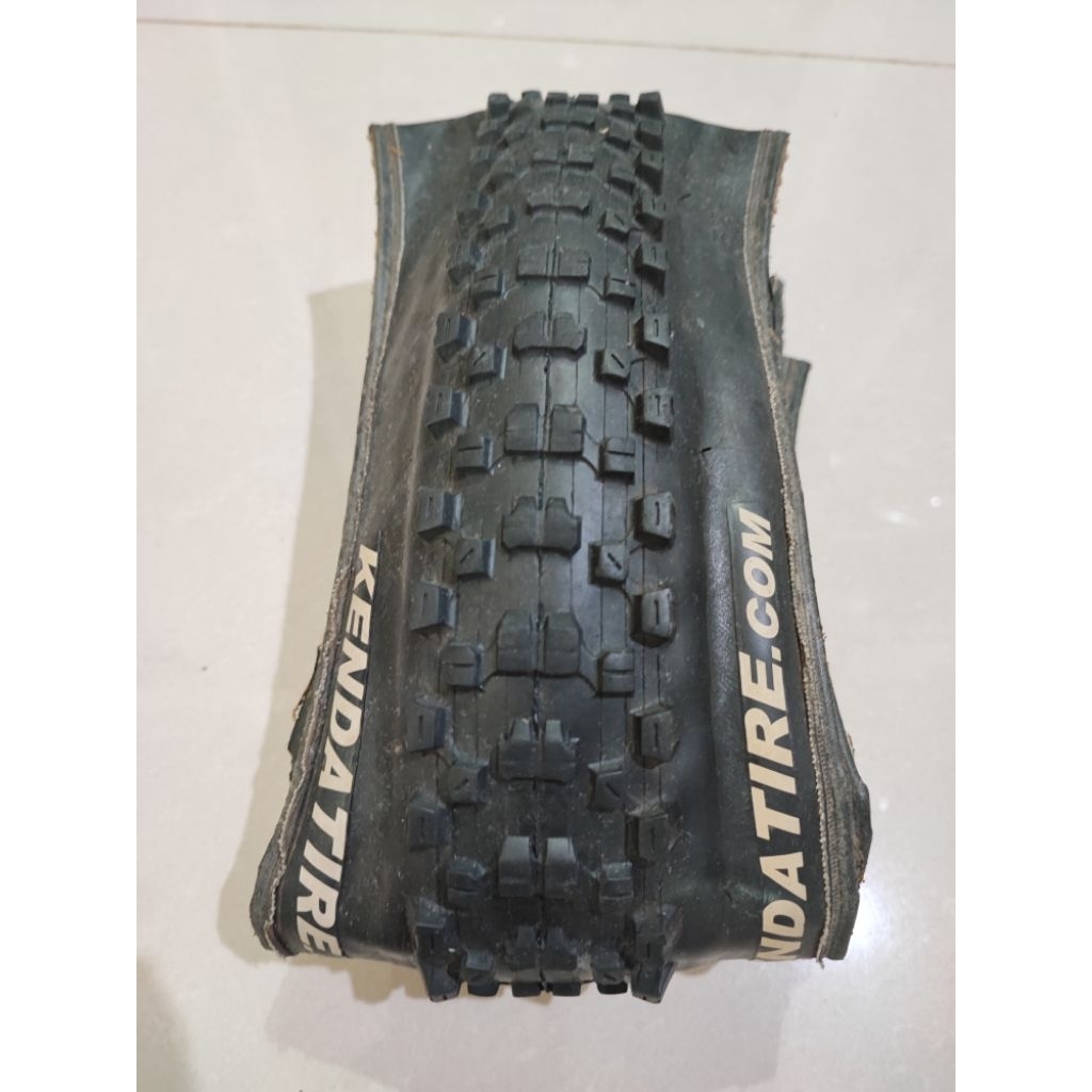 Ban luar sepeda KENDA Nevegal pro kevlar 26.5/2.10 ,kondisi 75% normal