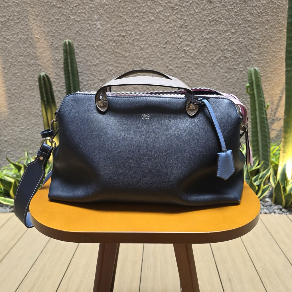 Jual Rugi Preloved Original - FENDI By The Way Bag