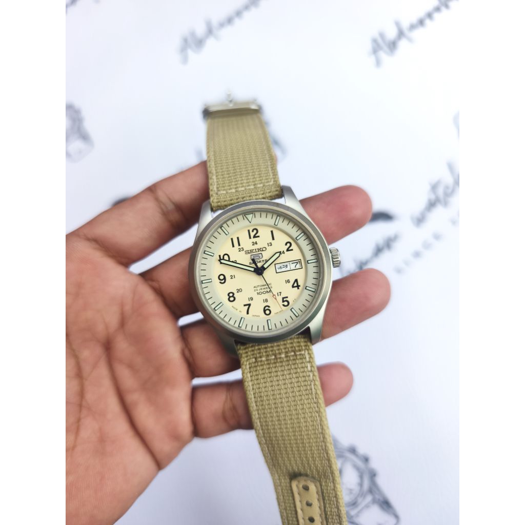 Seiko 5 SPORT military beach / cream SNZG07K1 jdm arabic day