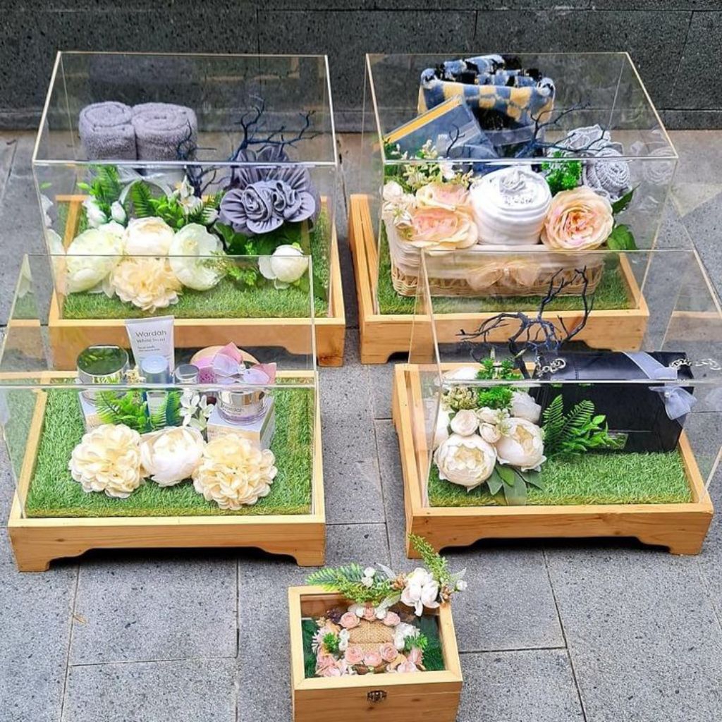 kotak hantaran kayu tutup akrilik